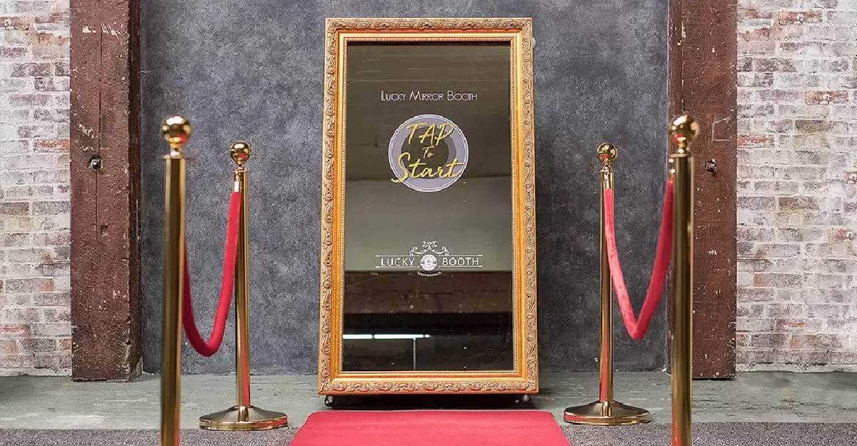 Mirror Photo Booth